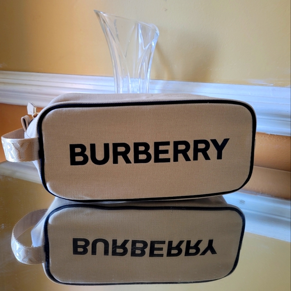 Burberry Pouch